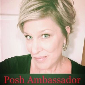 Meet your seller/Buyer👚👠👢👓👙👘👖